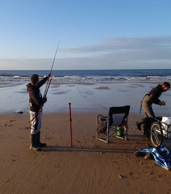 Cuesta Maneli pescando en la Playa